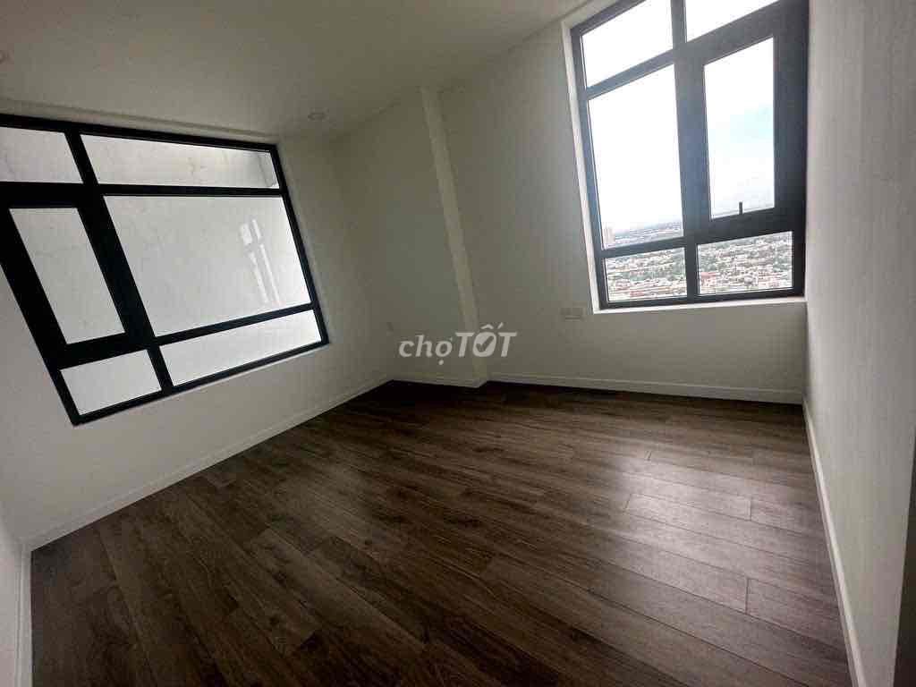 I rented a nice new Central Premium apartment.