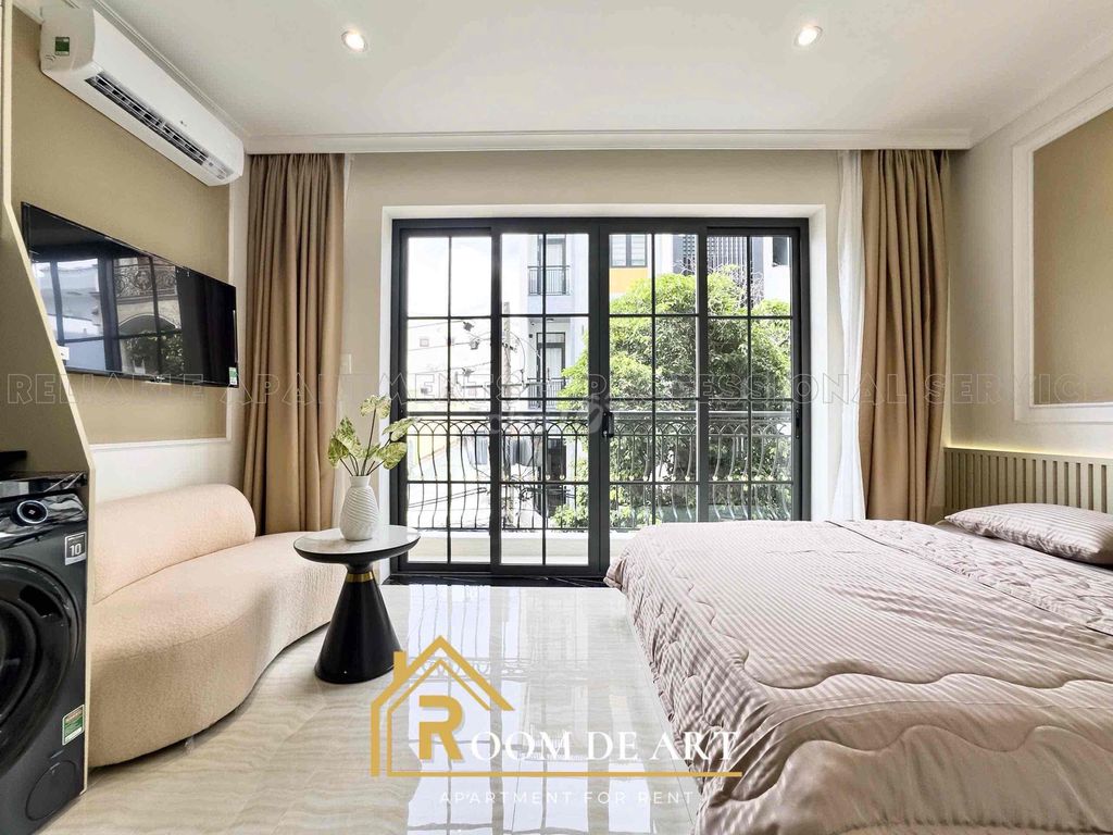 Rent an apartment full of cool Sư Vạn Hạnh free balcony furniture in the 10th district.
