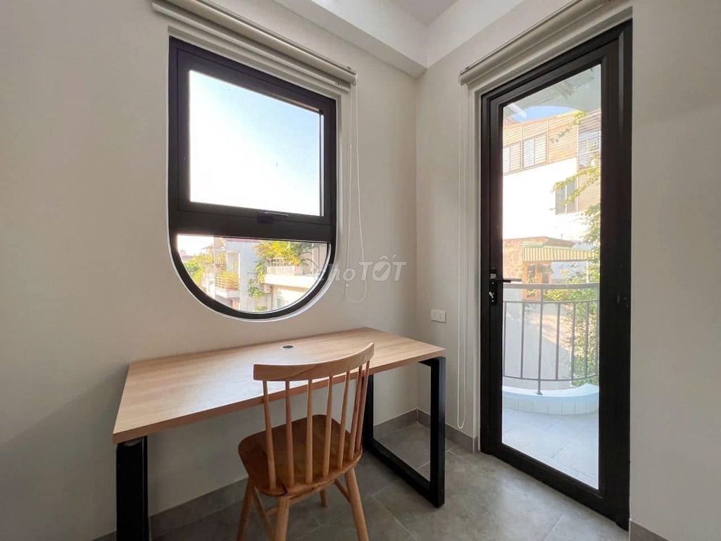 Rent the apartment. First base bedroom. The ceiling.