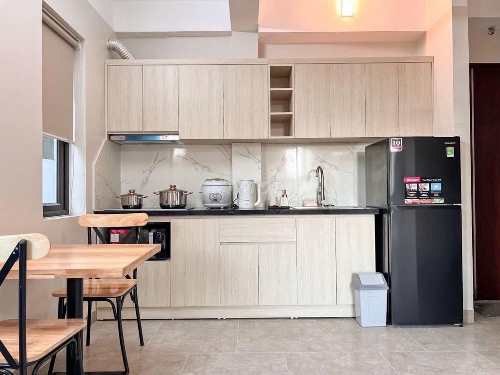 Rent the apartment. First base bedroom. The ceiling.