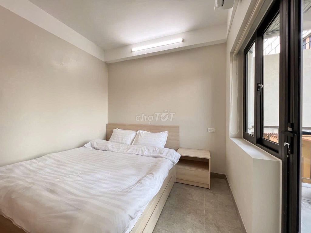 Rent the apartment. First base bedroom. The ceiling.