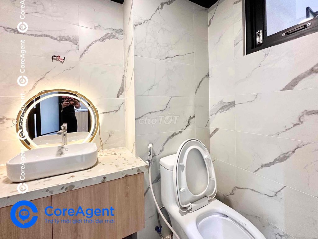 Eglantine apartment luxry is 700 meters from Aeon mall Qq1700 meters near University huit