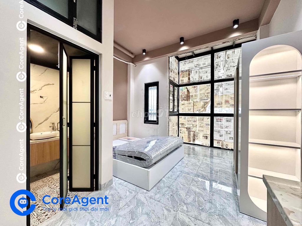 Eglantine apartment luxry is 700 meters from Aeon mall Qq1700 meters near University huit