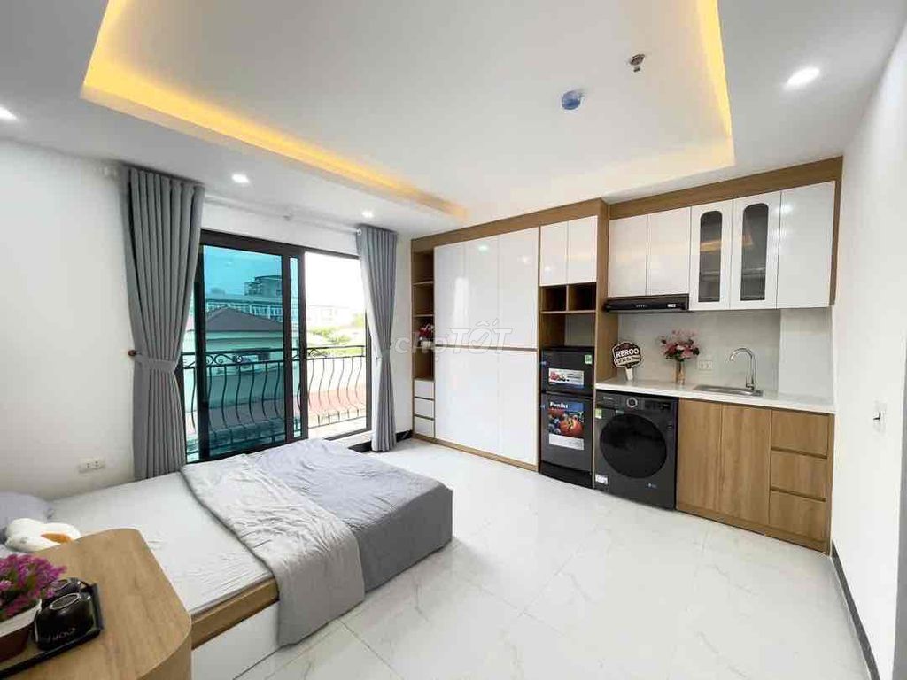 The new Studio Services System is only 8 million high-end furniture.
