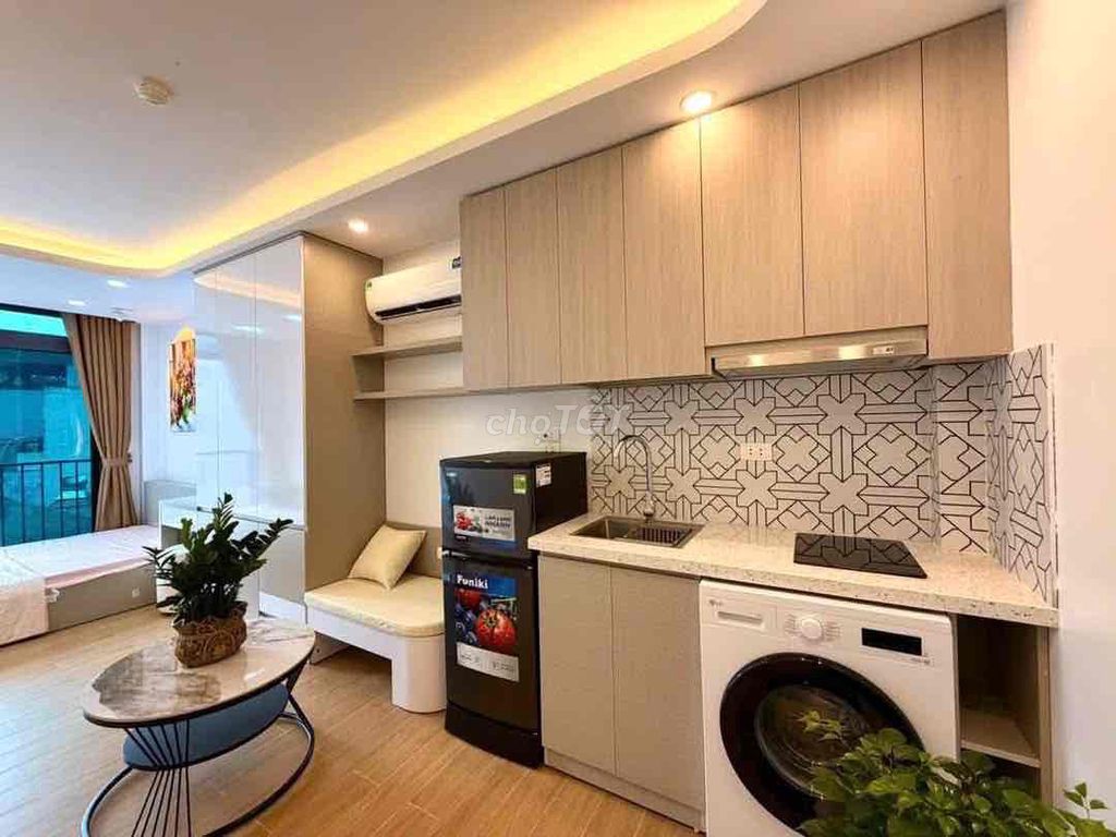 The new Studio Services System is only 8 million high-end furniture.