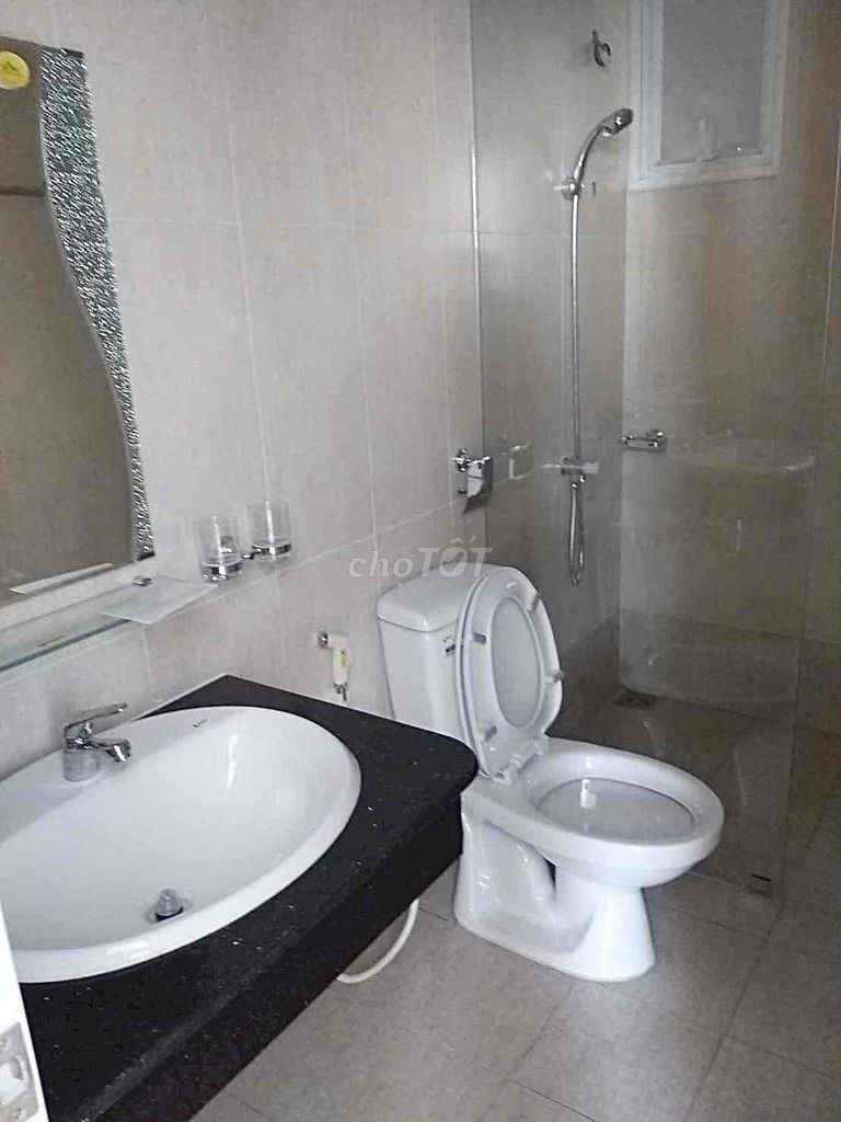 The two bedrooms have a good interior at Tara Residence.