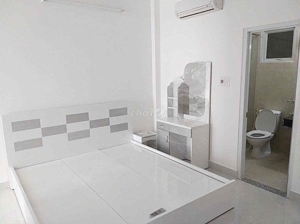 The two bedrooms have a good interior at Tara Residence.