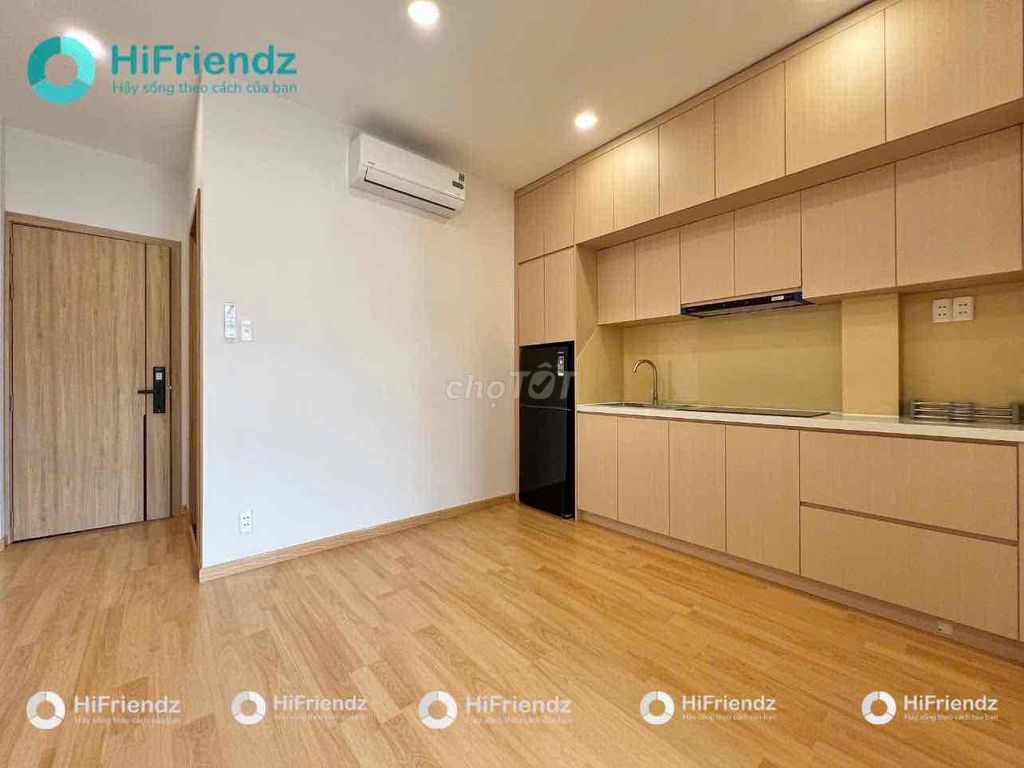 The balcony studio is a fancy separate bedroom in the center of District 2.