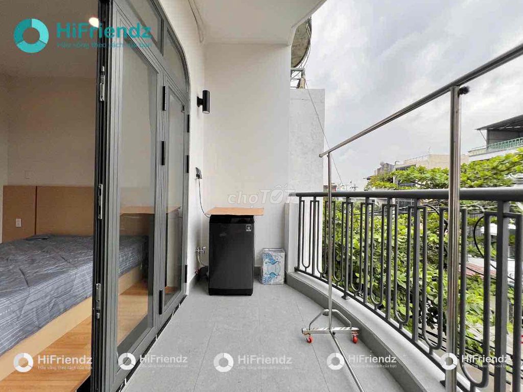 The balcony studio is a fancy separate bedroom in the center of District 2.