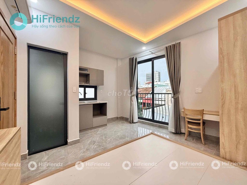 Open the mini apartment right now. Phan Xích Long, log on.