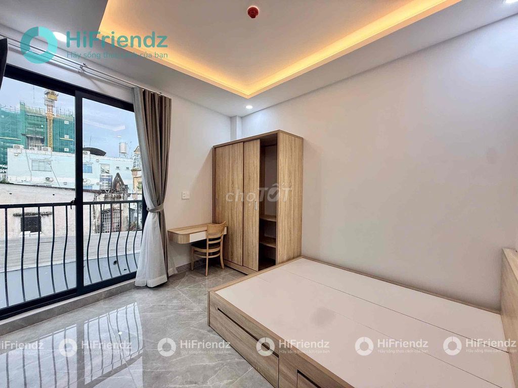 Open the mini apartment right now. Phan Xích Long, log on.
