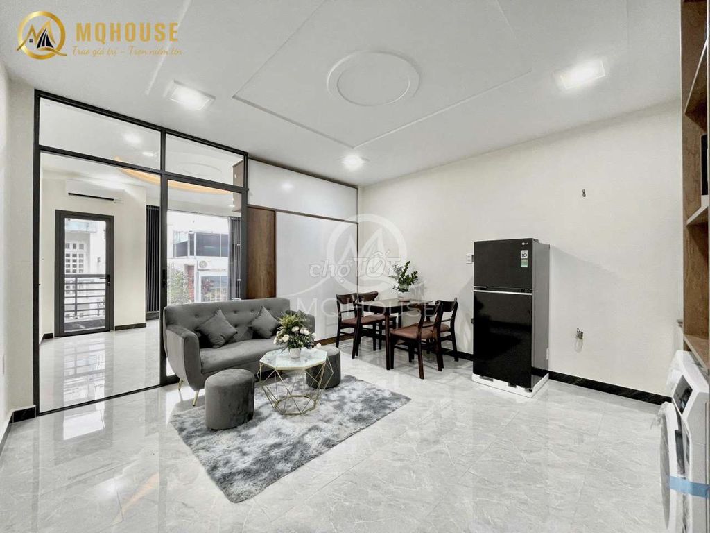 One bedroom. One balcony suite. The elevator at the seven o'clock.