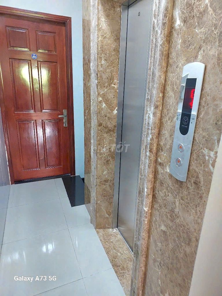 Rent the room with the balcony 35 M2, District 2 diamond island.