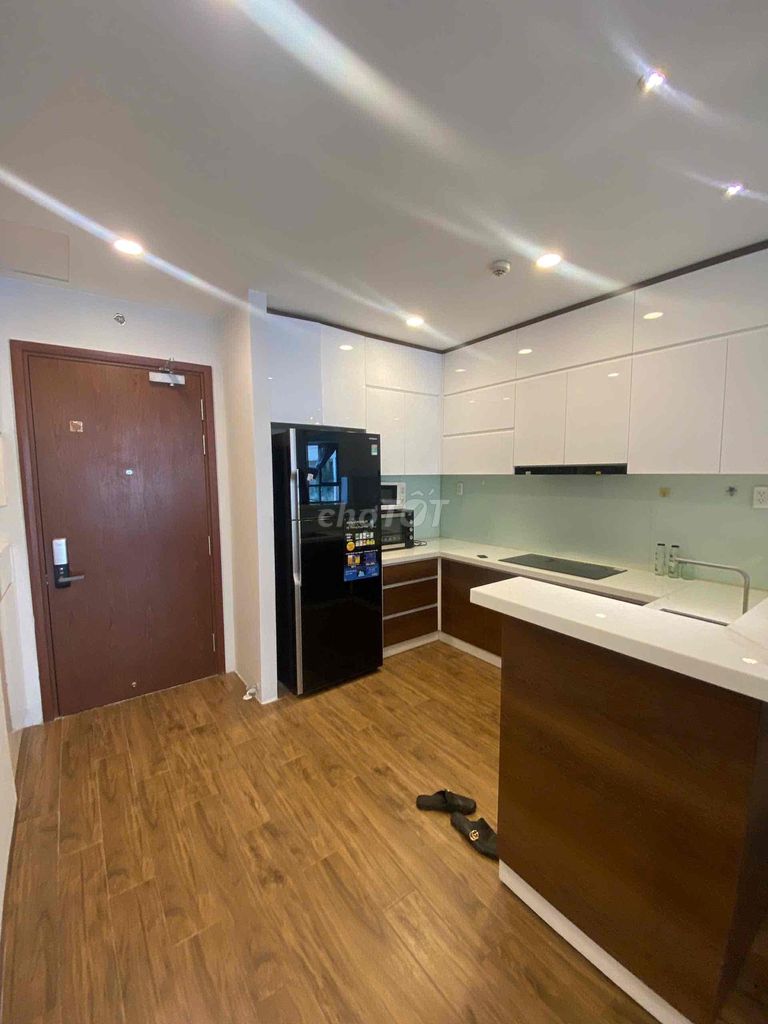The contract for the Goldview two bedrooms. A nice bathroom, 17.5 million a month.