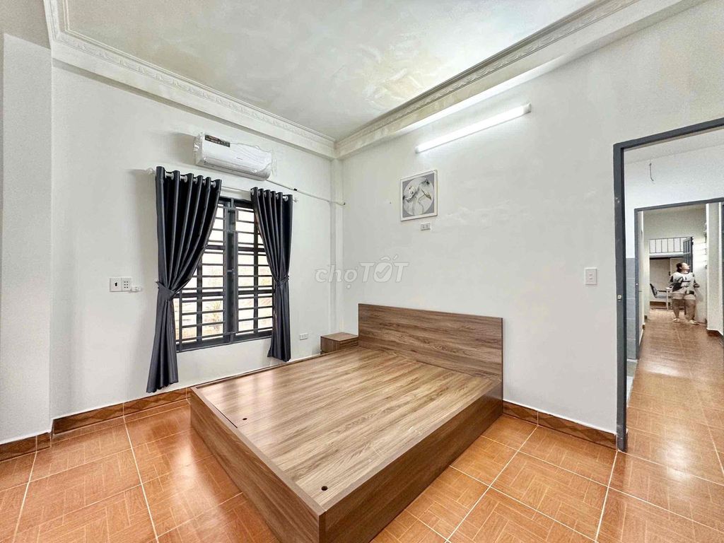 A full-salt balcony bedroom right around the corner.