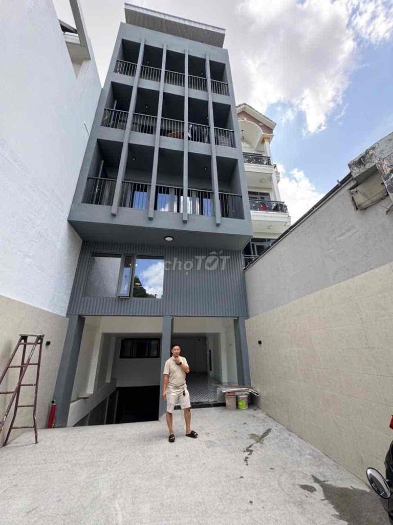 The new service apartment is 100% elevator, 20 meters wide, Gò Vấp interior, 5.5 million a month.