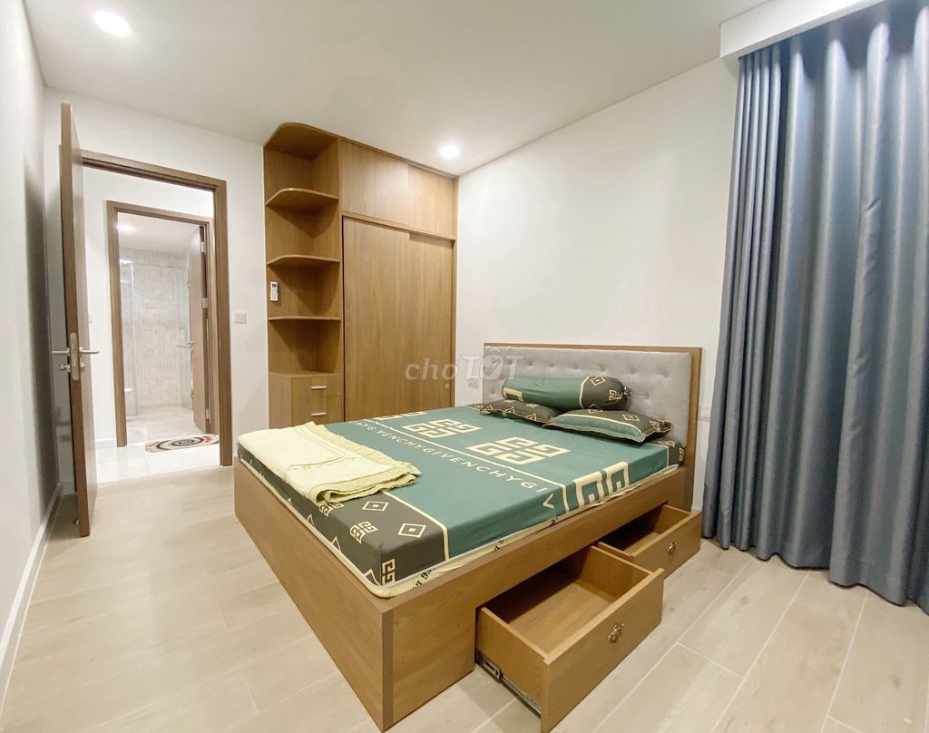 He rents Kingdom 101-1-1 bedrooms. Two bedrooms. Three bedrooms.