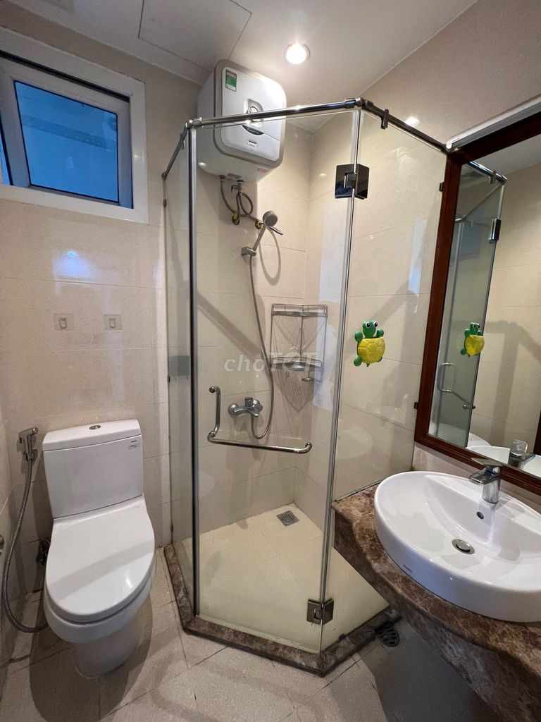 Very rare! Only 14 million-- 2 bedrooms 2 Sky Center Phổ Quang toilet -- see the house today.