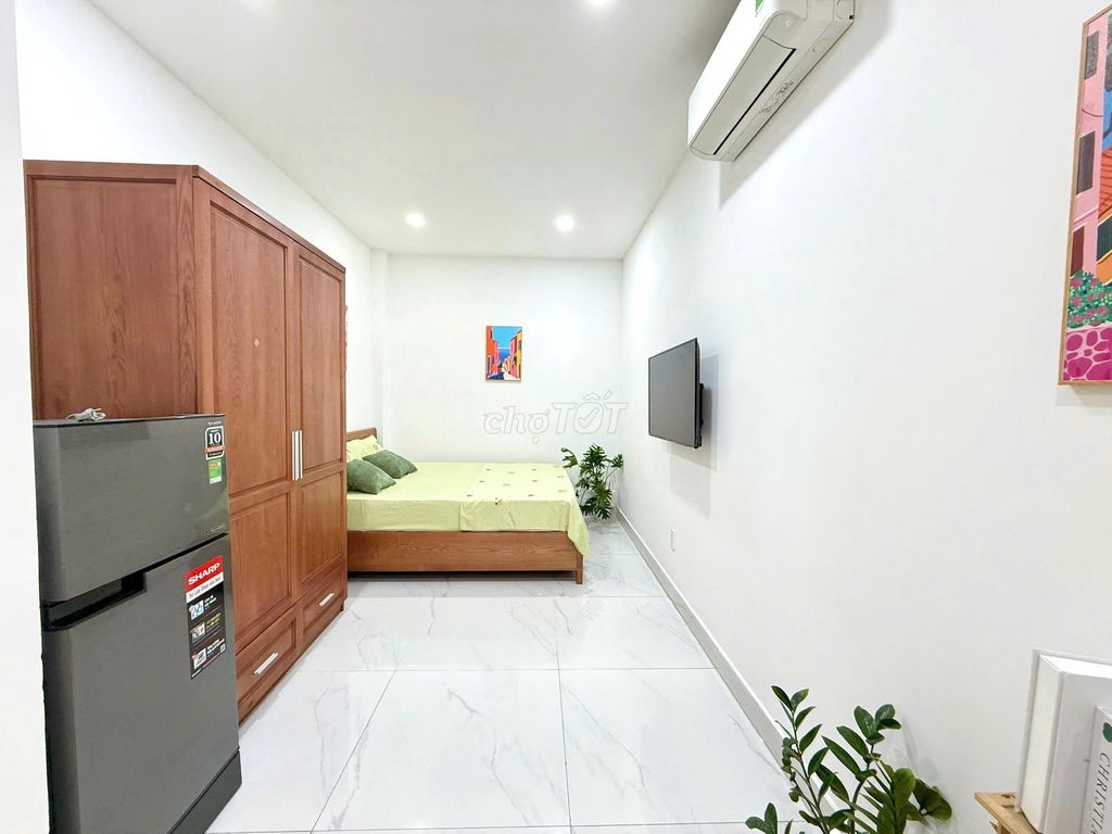 The window balcony is open right at the airport - Yên Thế - short-term receive