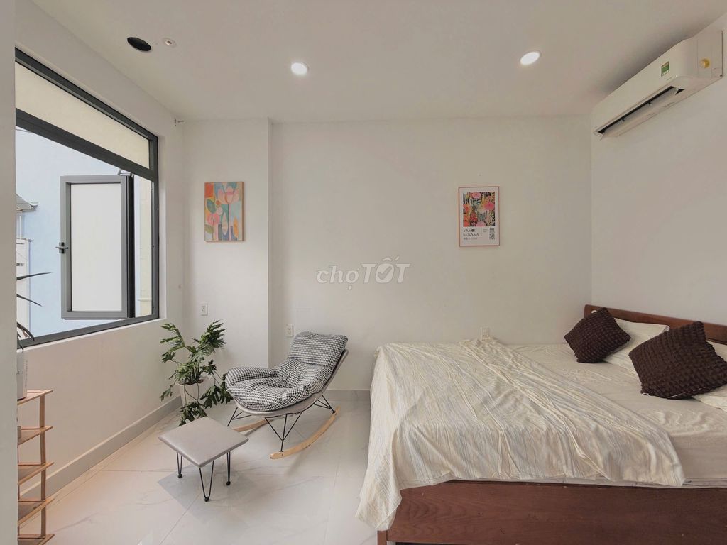 The window balcony is open right at the airport - Yên Thế - short-term receive