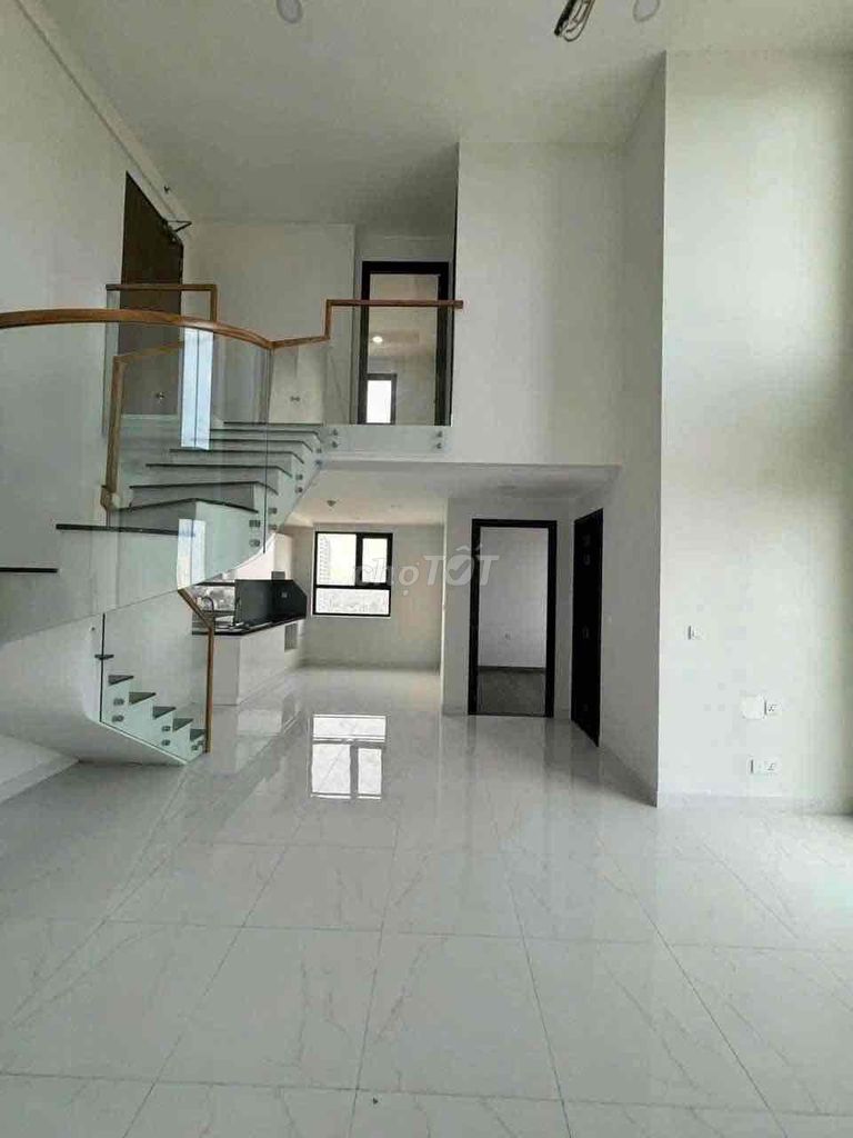 Rent the apartment. 3 bedrooms. The pegasite2 14 million a month.