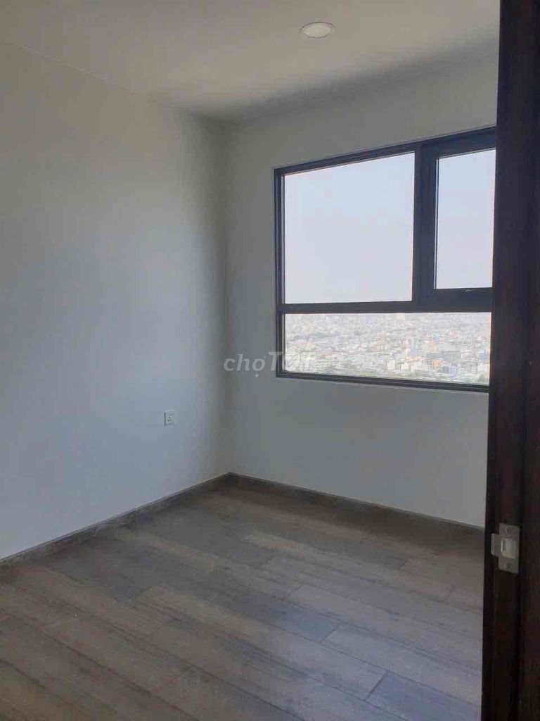 Rent the apartment. 3 bedrooms. The pegasite2 14 million a month.