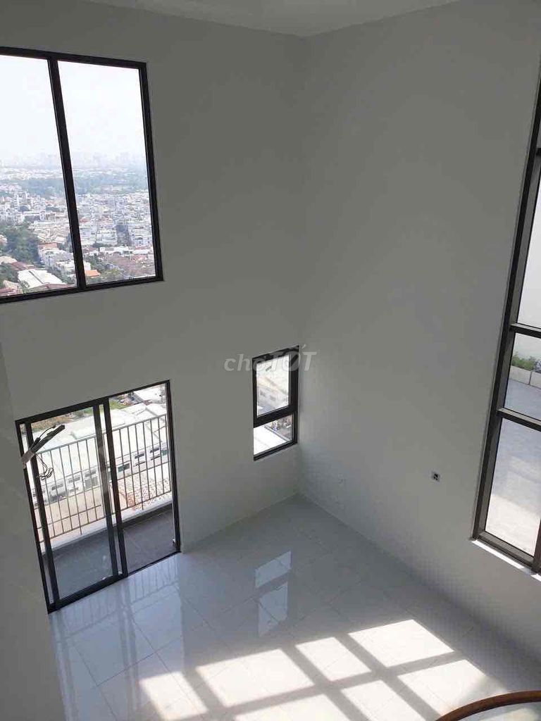 Rent the apartment. 3 bedrooms. The pegasite2 14 million a month.