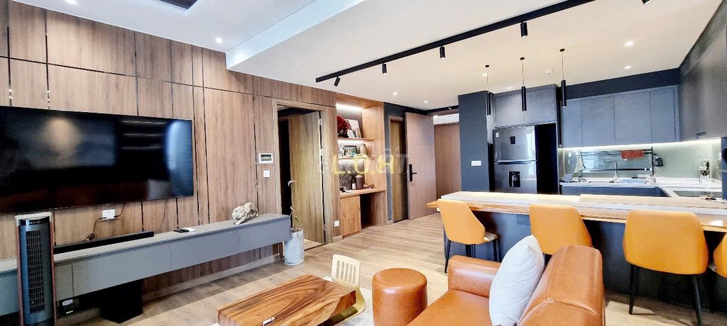 -sky89 rented three bedrooms. - Two hundred and twenty-two feet of high-level furniture.