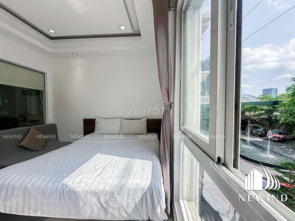 A free pool, gym, room service.