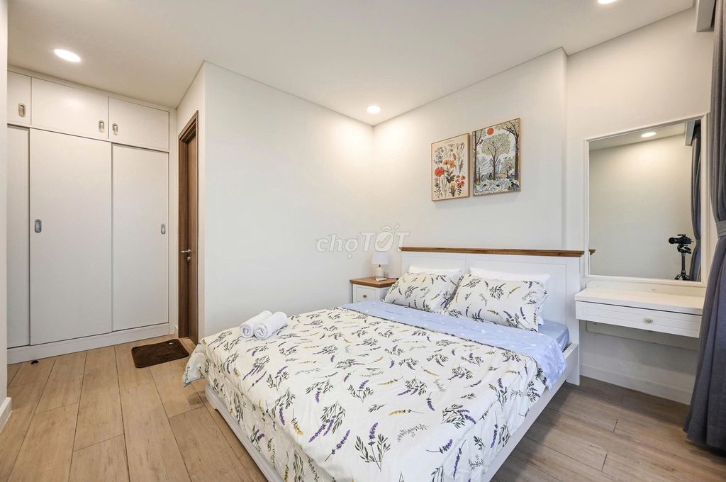 He rents Kingdom 101-1-1 bedrooms. Two bedrooms. Three bedrooms.