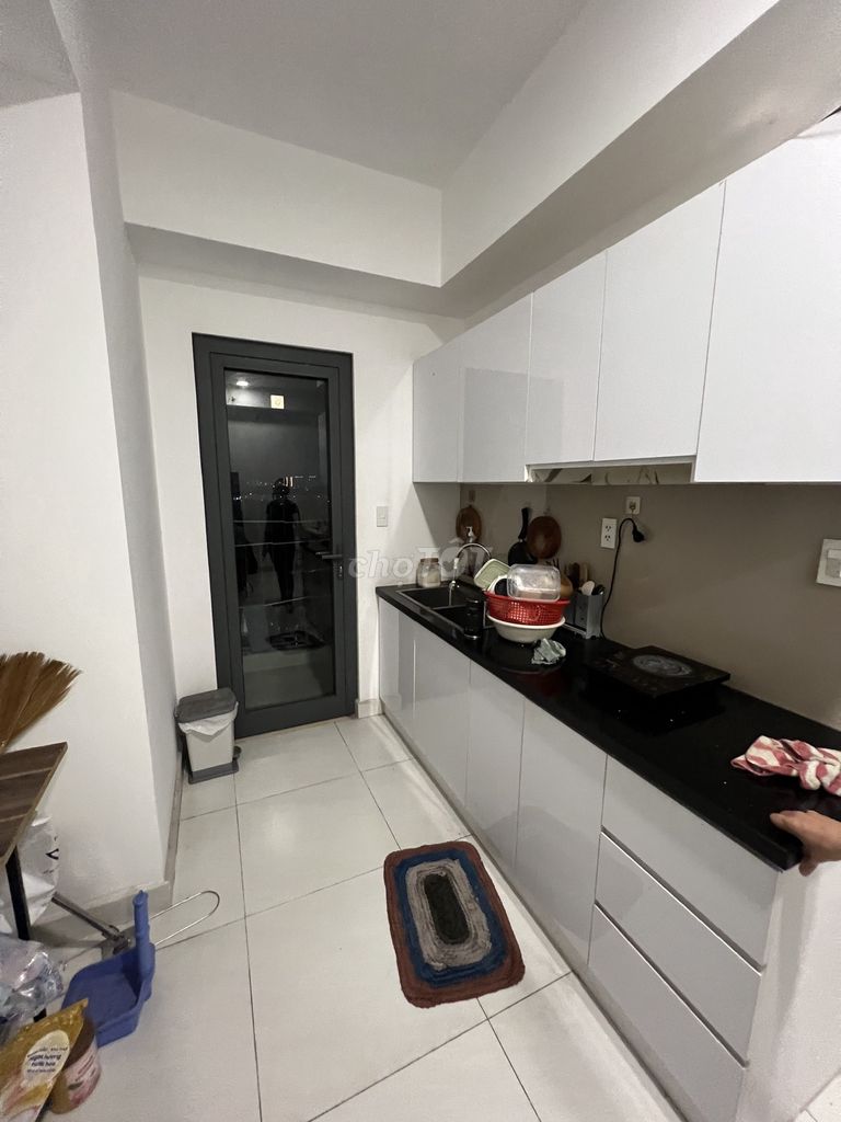 Get a room for women in Ricca apartments.