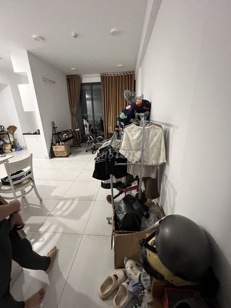 Get a room for women in Ricca apartments.