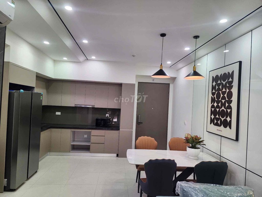 We'll rent 3rd bedroom with 170 meters of gardening. The rent is only $1.7 million a month.