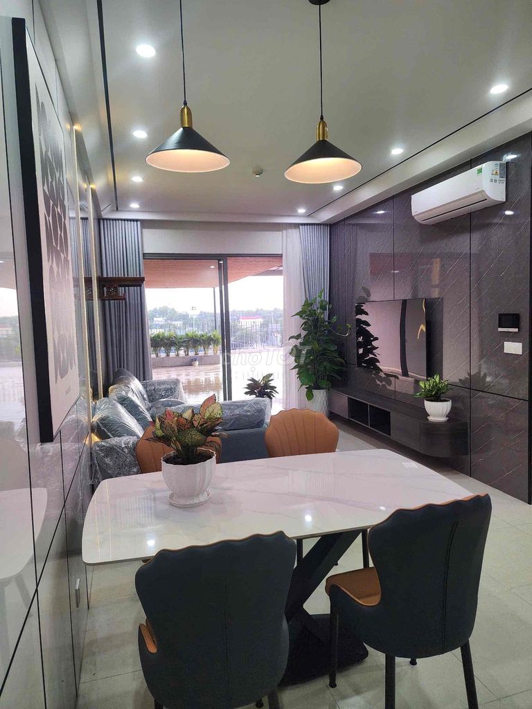 We'll rent 3rd bedroom with 170 meters of gardening. The rent is only $1.7 million a month.