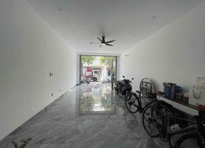 Real house. Bàu Cát 2 for rent.