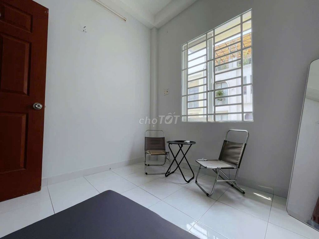 Rent a two-size balconies at the back of the University of Cs3.