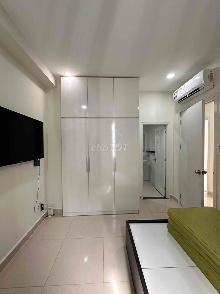 Rent it right in Topaz Elite apartment 3 bedroom 2 full toilets only 15 million