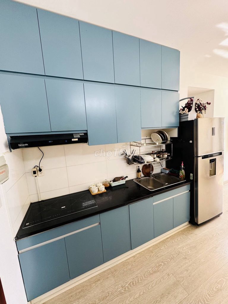 3 bedroom 2 Topaz Home apartment room 2 - 8 million cool corners
