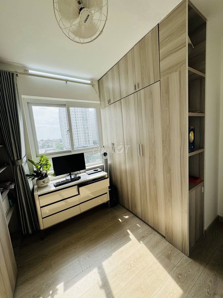 3 bedroom 2 Topaz Home apartment room 2 - 8 million cool corners