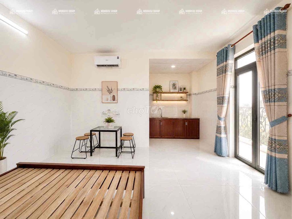 Mi-Ni-Khwan's Home is 100% new balcony right at Tân Sơn Nhì.