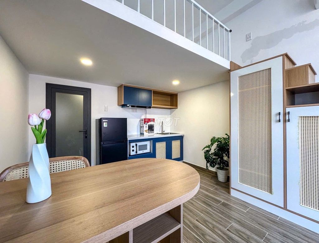 Duprix's Royal Courthouse has a free weekly life-saving facility.