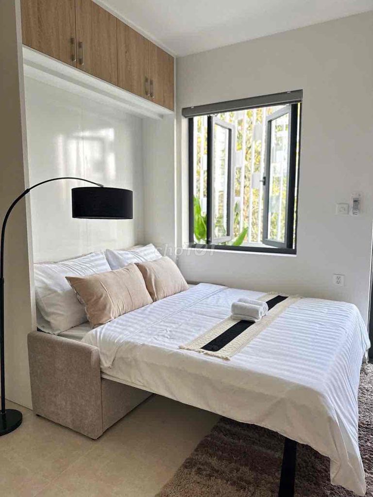 Rent a full-salt furniture studio right here, vhu,greenwich.