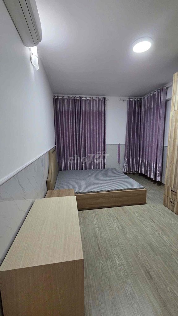 3 rooms, full furniture for rent 11 million in Era Town District 7