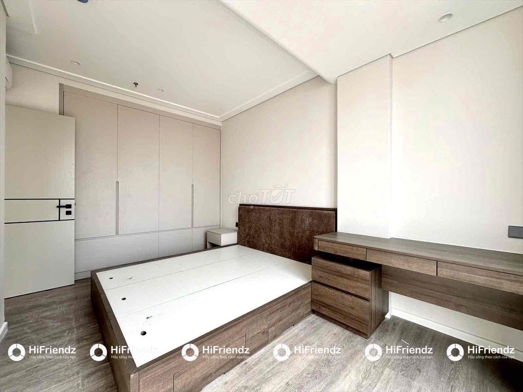 The new super released a Thảo Điền bedroom full of furniture.