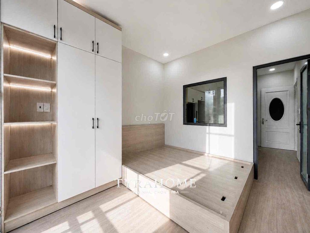 Renting the Guardian as a bedroom - Bancony - Full interior, washing machine.