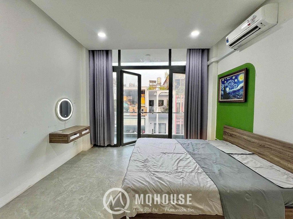 The 1st Bedroom is 100 percent now Vincom is on its way.