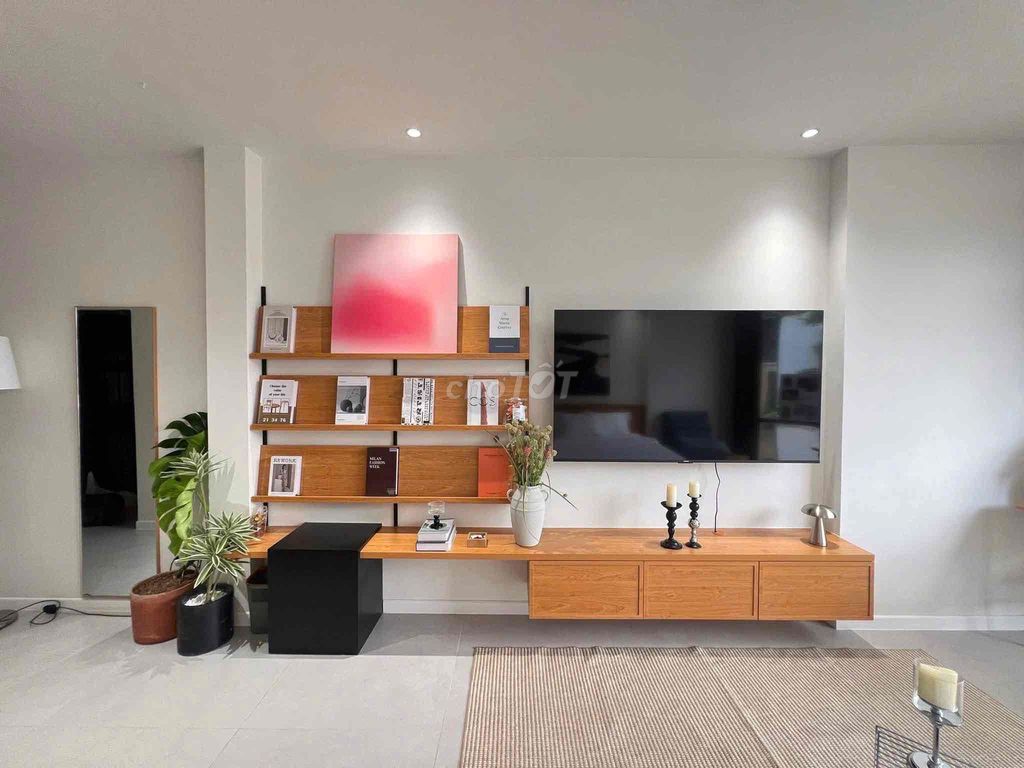 The House has the basic interior of its owner for a good price