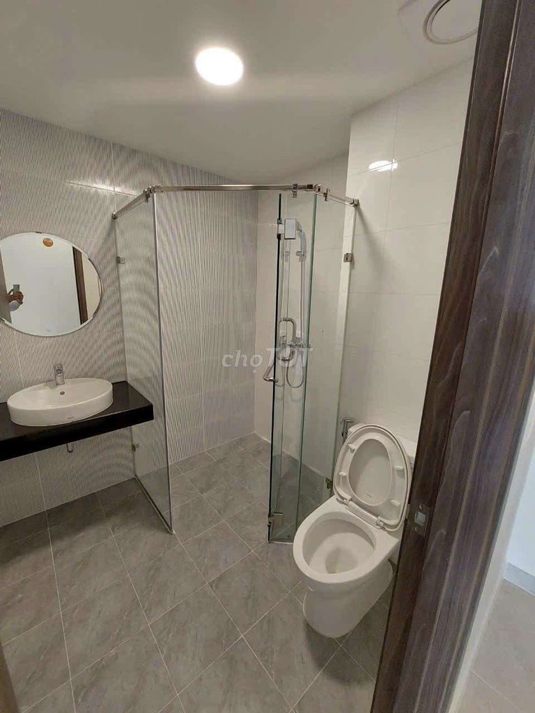Rent two bedrooms. Two toilets. 68 meters.