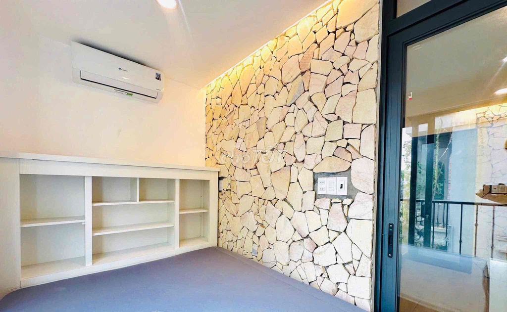 Rent a private washing elevator bedroom.