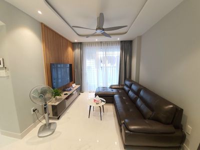 Golden Mansion 3 bedrooms near the Home Park set the entire interior cheap